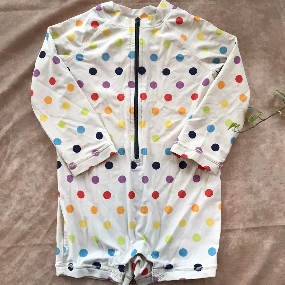 🌈 Primary Ivory Rainbow Dot 1 Piece Long Sleeve Rashguard Shortie 18-24M